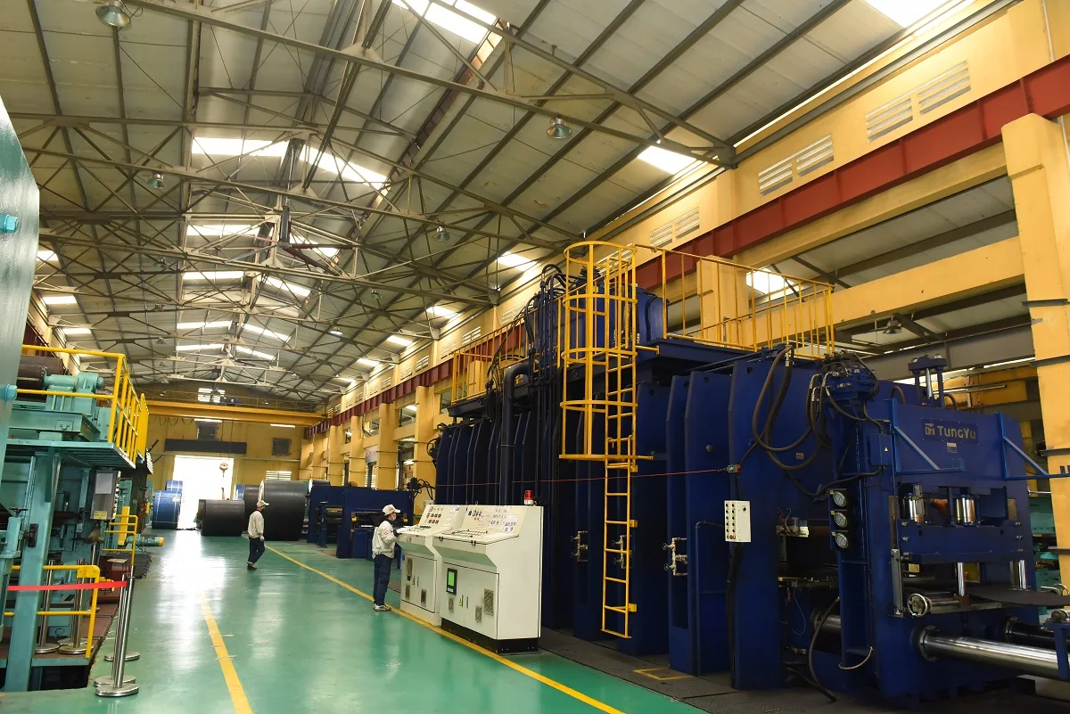 Резиновая конвейерная лента износостойкая прочность на растяжение высокое качество DIN Y/ISO:9001 завод во вьетнаме