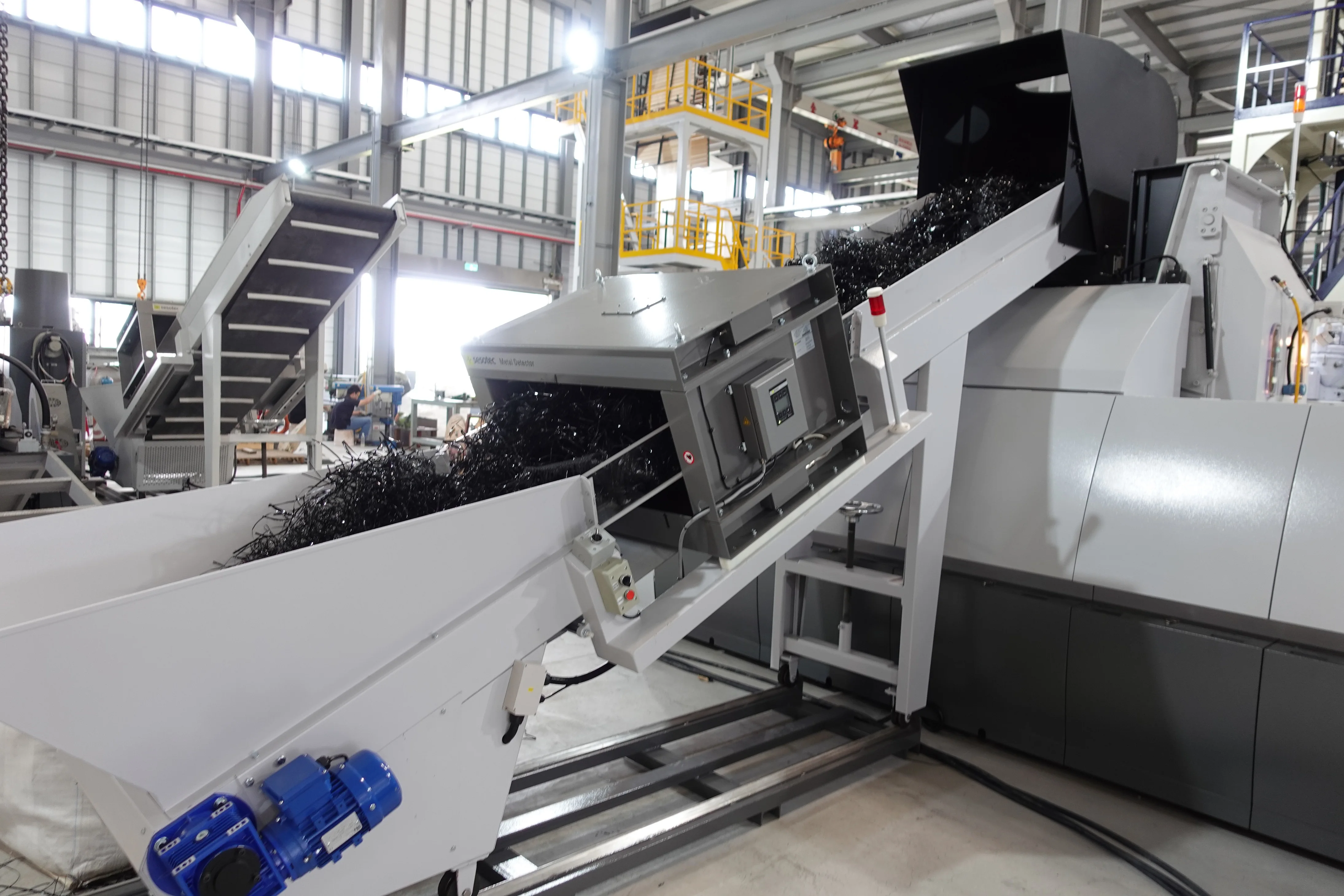 Крупногабаритный измельчитель отходов система комплексной переработки