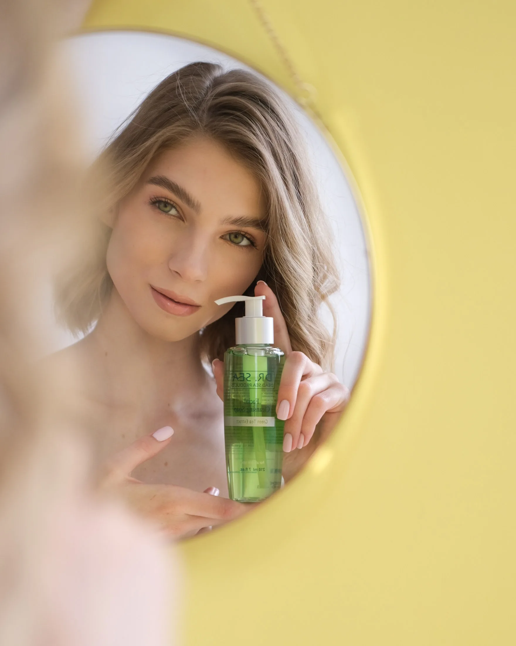 Очищающее мыло для лица-экстракт зеленого чая лосьон взрослых женщин быстрая доставка 3 раза в неделю обычный размер 210 мл