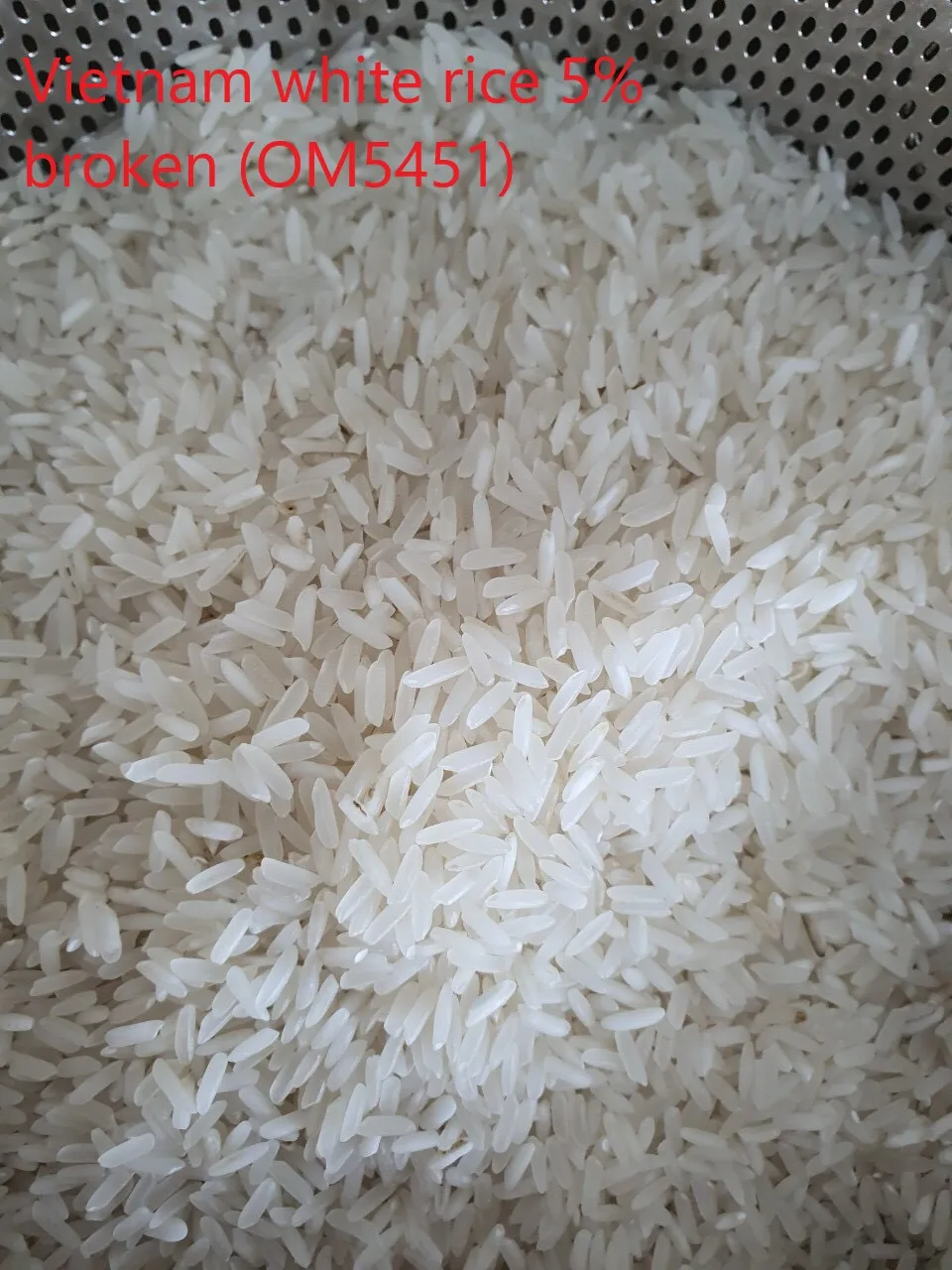 Самый дешевый вьетнамский белый рис 5% сломанный (OM5451) лучшее качество/wsap + 84 904 312 620