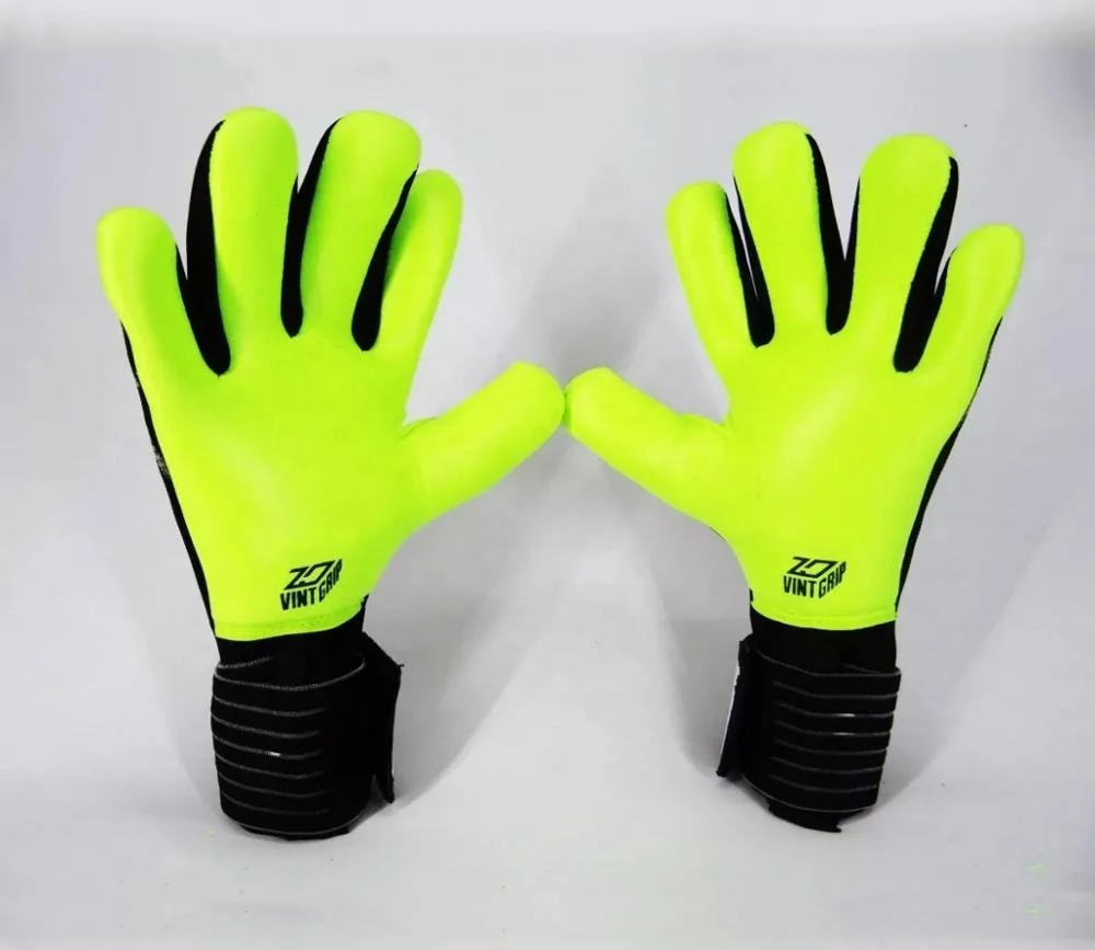 2020 manufacturer wholesale goalkeeper goalie gloves in neoprene German latex