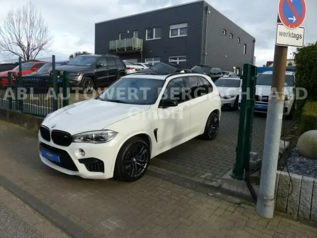 Подержанный немецкий автомобиль BMW X5 xDrive50i полностью преобразуется в
