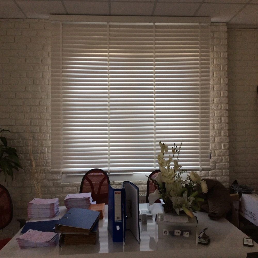 50 mm  slat quality basswood material wooden venetian blind and shade for home and office decoration