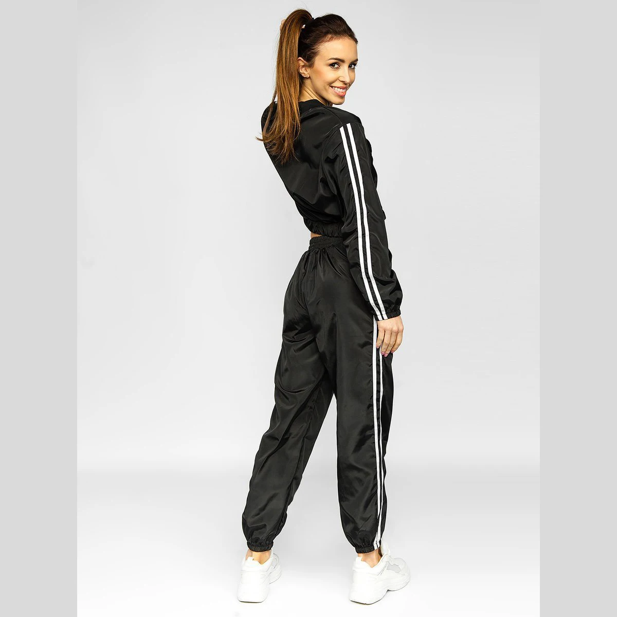 Custom Casual Two Piece Women Tracksuit sportswear 100% Nylon Jogging track suit  slim fit gym wear, jogging tracksuits