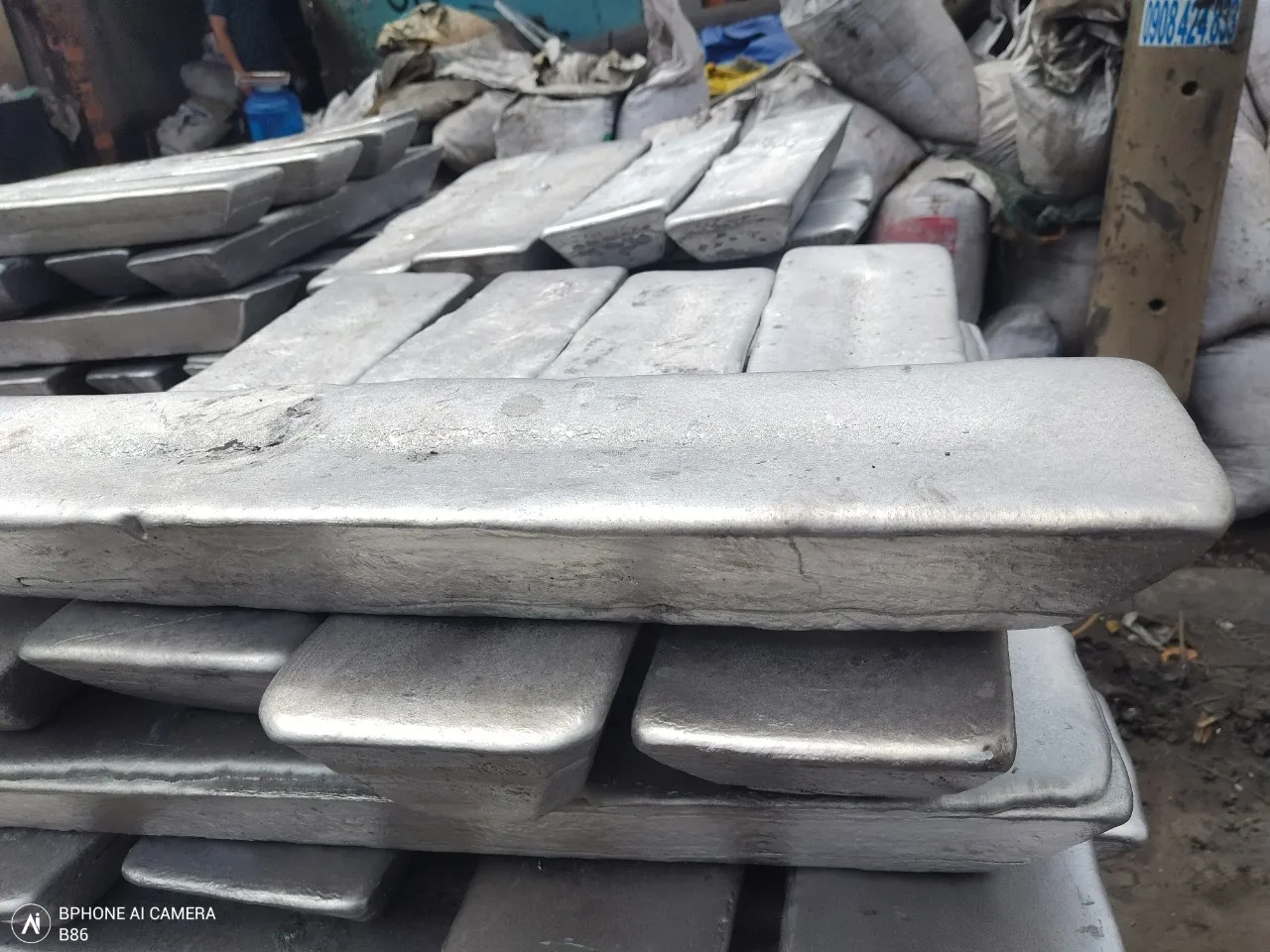 The Composition Of Aluminum Is 96% AL Purity With Embossed Surface Treatment Application For Industry