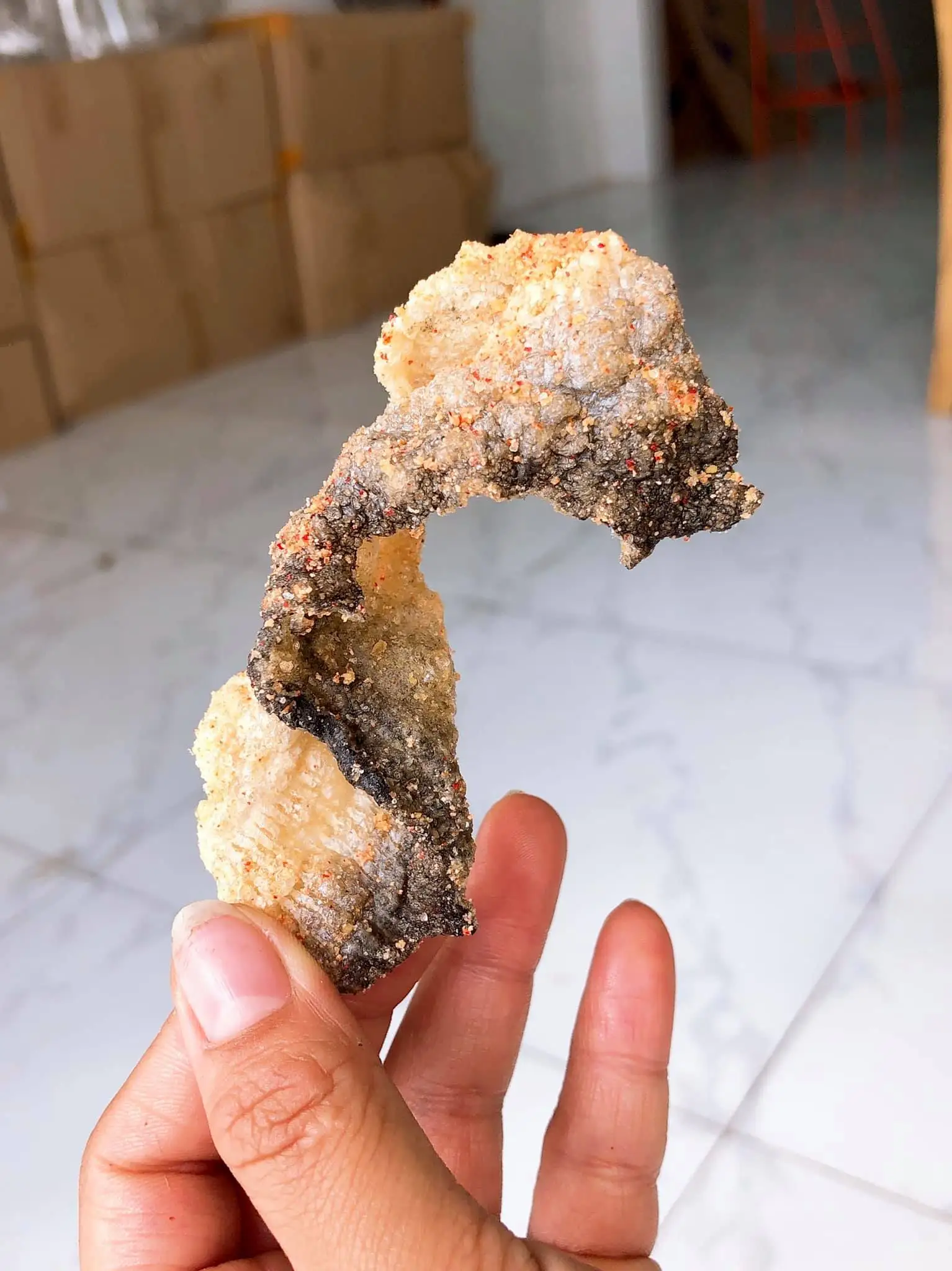 Высококачественная хрустящая рыбья кожа Pangasius сушеная закуска жареная 0084947900124