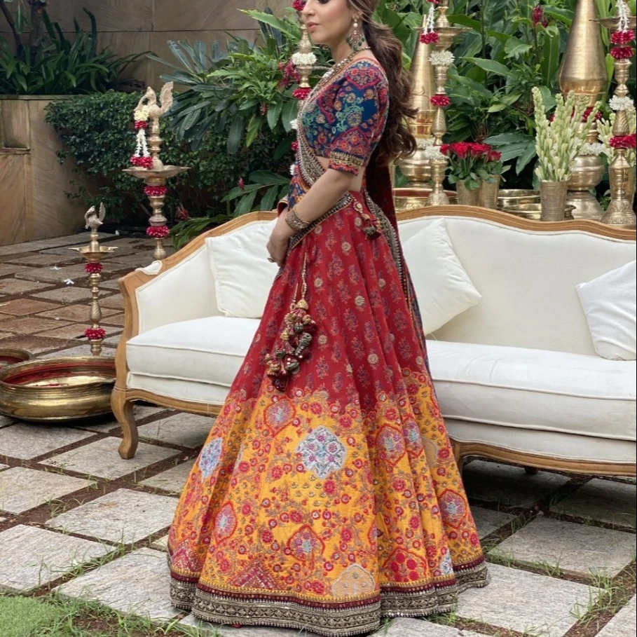 SPECIALLY DESIGNED TO WEAR IN WEDDING , FUNCTIONS AND SPECIAL OCCASIONS BY OMVAGMINE