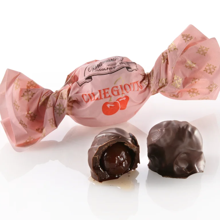 Итальянские Кустарные шоколада с вишневым ликером, покрытым темным шоколадом