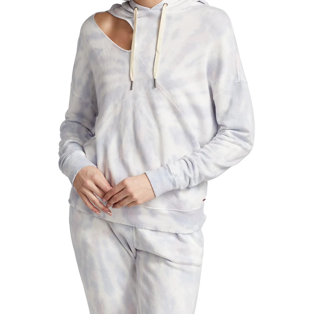 Женский пуловер с вырезом на осень и зиму