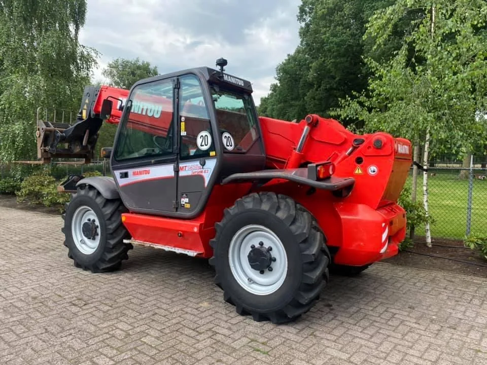 2012 Manitou MRT 3050