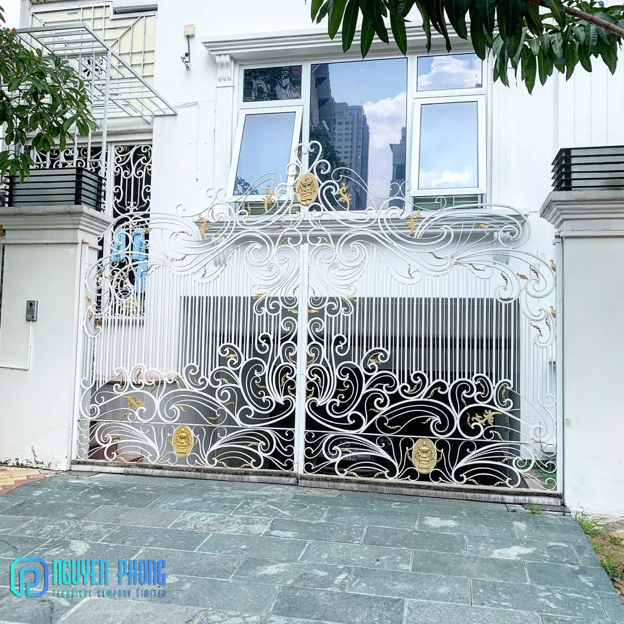 The Use Of Epoxy Paint And Hot Dip Galvanized For Custom High Quality Electric Driveway Gates, Wrought Iron Gates, Metal Gate