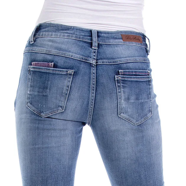 ODM OEM women jeans manufacturing factory jeans Front pocket embroidered light blue hand brush stretch jeans for women