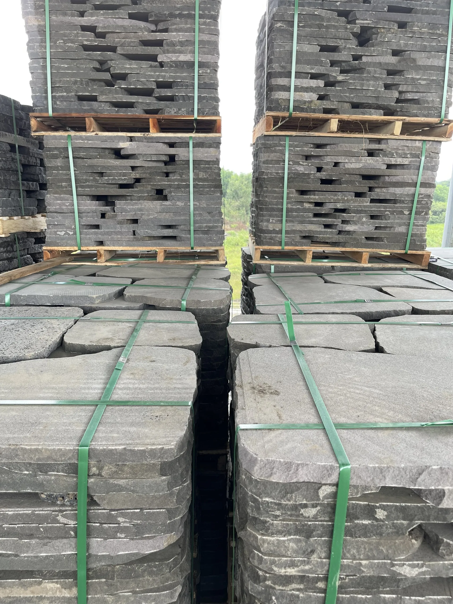 High Quality Small Slab ELA Stone Modern Rustic Coastal Villa Park Farmhouse Courtyard Machine-Cut  Basalt Stone from Vietnam