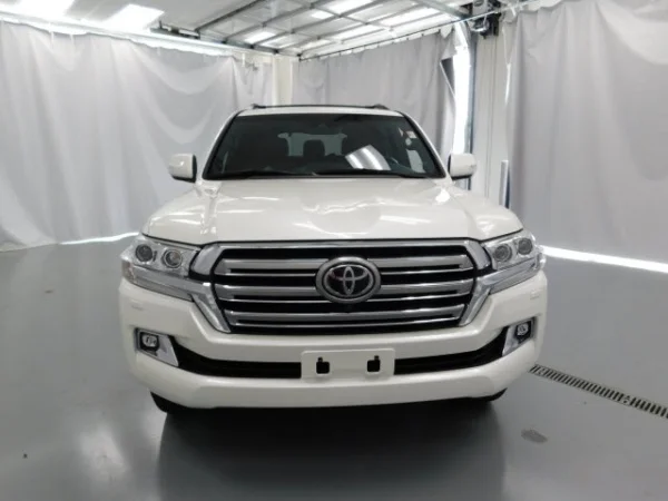 
Selling fairly used car 2017 Toyota Land Cruiser 4WD 8-speed Automatic w/OD Sport Utility Vehicle 
