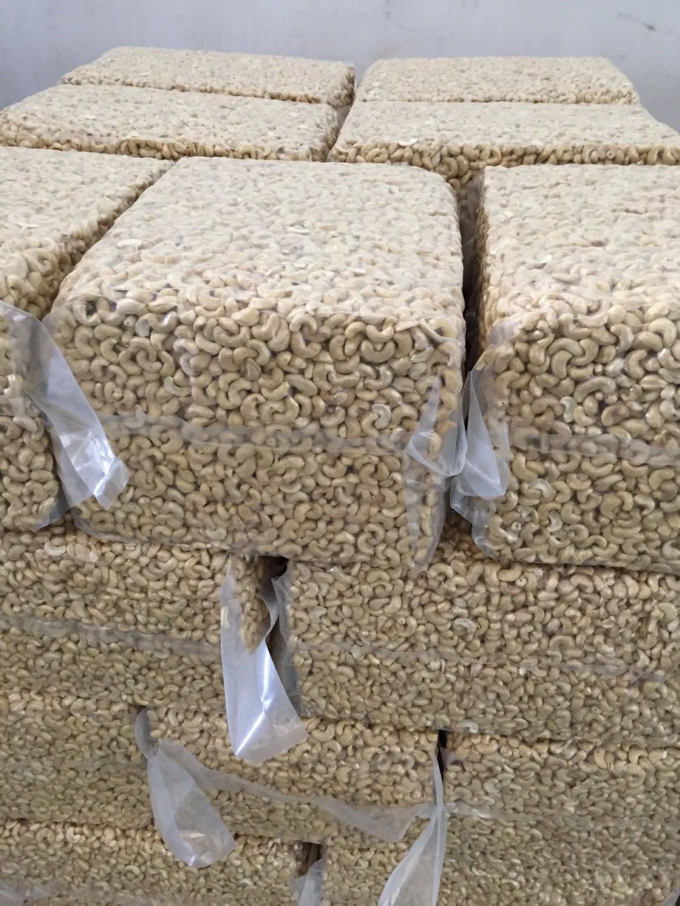 
100% Natural cashew nuts high quality cashew ww240 (Nafoods) 