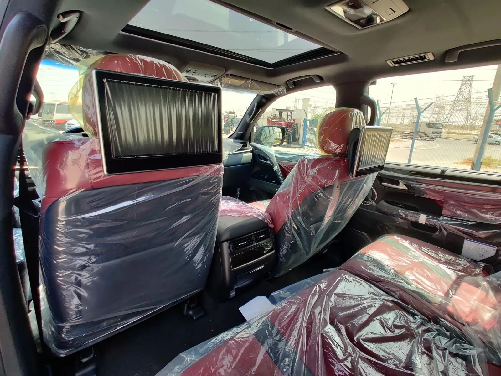 Clean Fairly Used LHD 2019 2021 LEX  L-X 5 70 S Black Edition 7- Seaters 5.7L V8 Petrol A/T