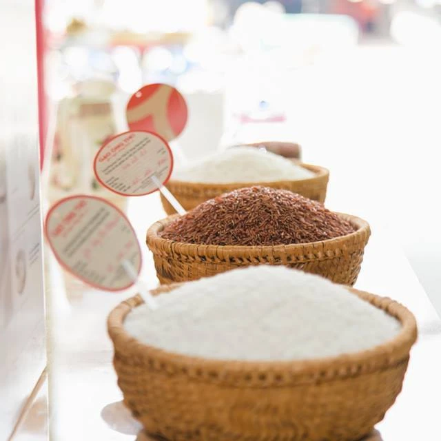  Вьетнамский ароматный сломанный рис из органических рисовых полей