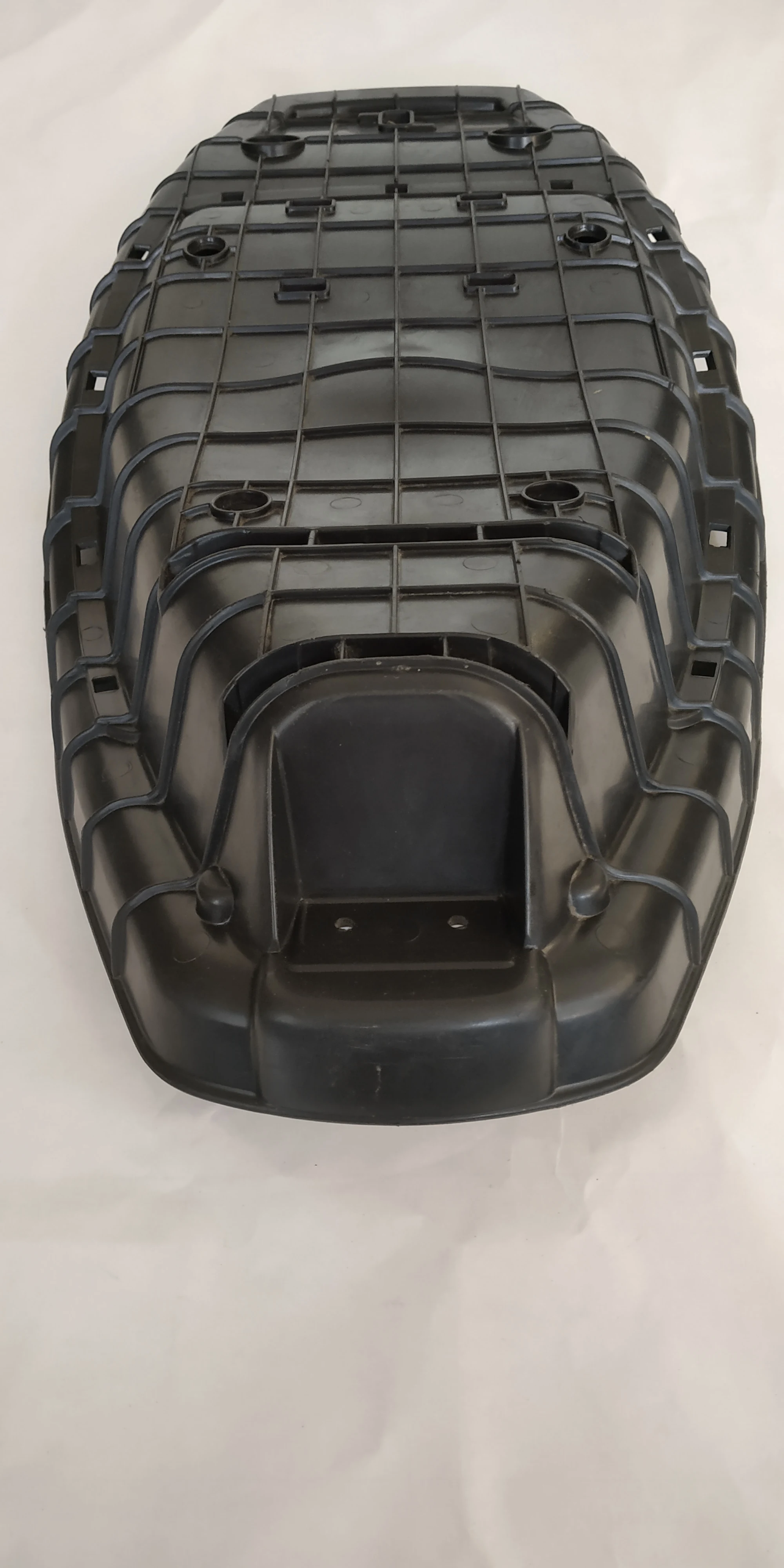 Automobiles Parts Indian Oem Supply Plastic Sand Casting Automobiles Spare Parts Seat Base for Bike