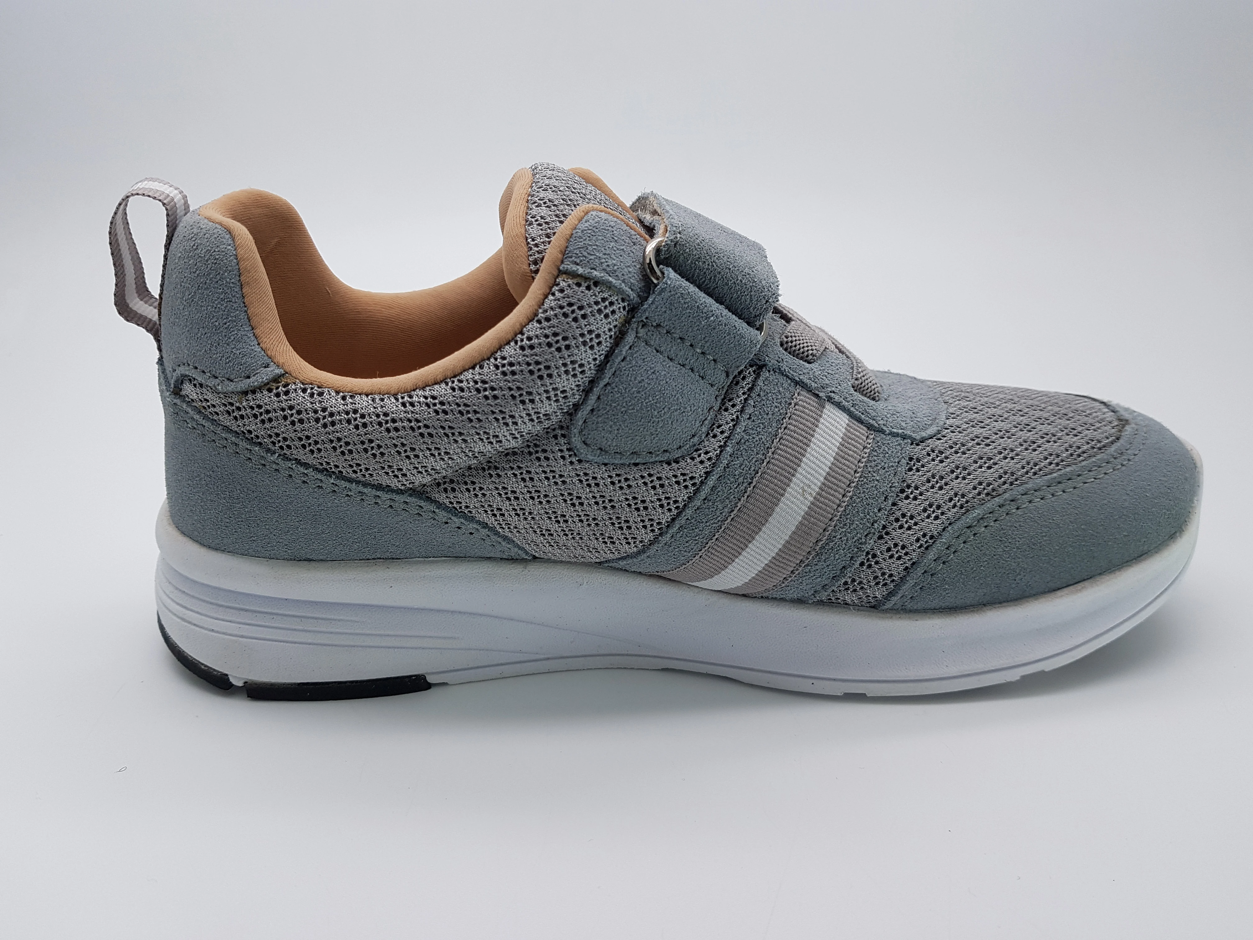 Orthopedic and Healthy Shoes Grey for Men and Women. Made from Thailand Top Quality from Care-Step Color Fulfillment Carestep