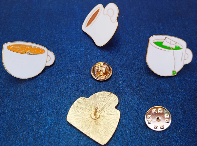 In Sock Flag Fish Brooches Pin Black Enamel Broche Badge Safe