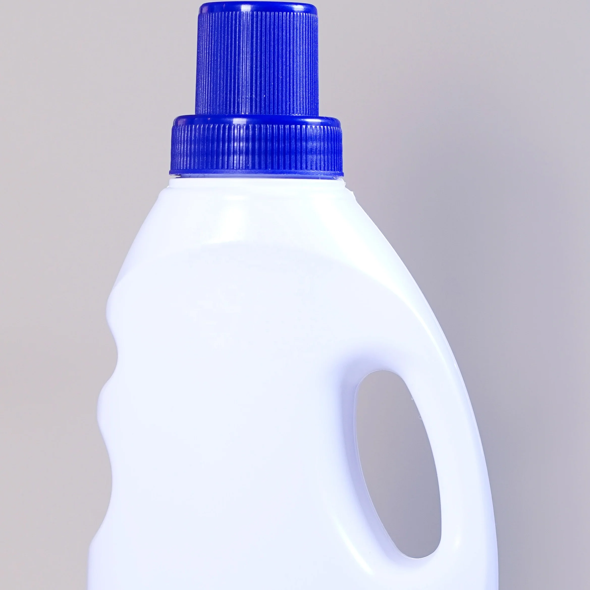 Feature Detergent Liquid Shape and Disposable Cleaner Apparel Low Foam Clear Colourless Remove Stains Deeply