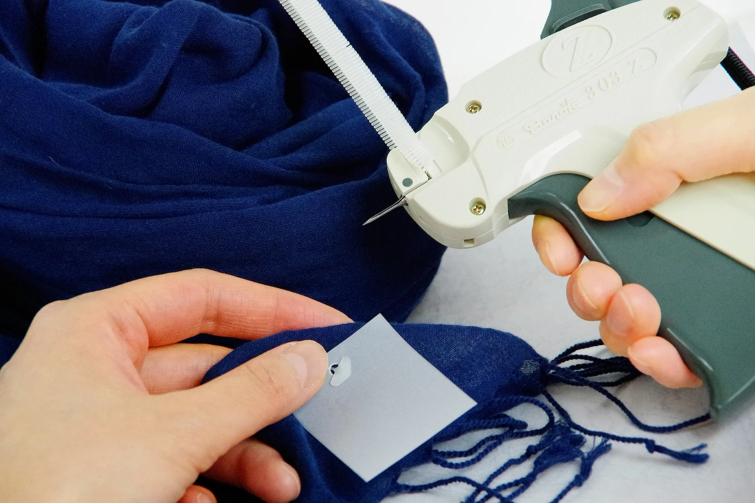 Apparel accessories standard tag pin 303Z tagging gun for price labels with high quality factory supply wholesale garment