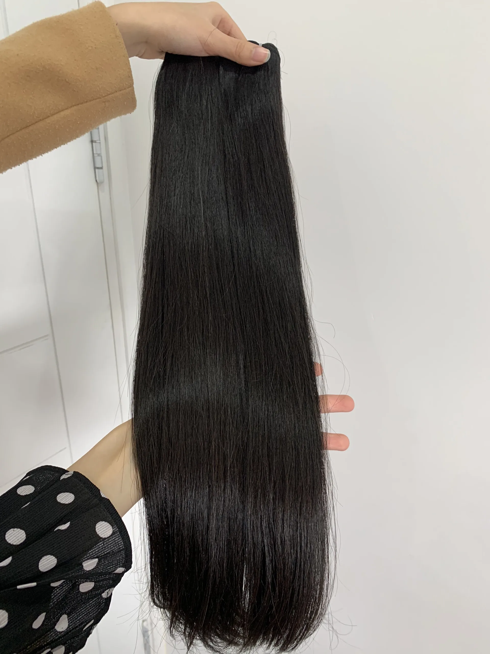 Натуральные черные пучки высококачественный пробный заказ крупный производство вьетнамских волос