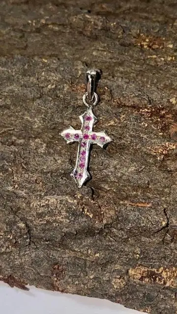  Подвеска из серебра 925 пробы с рубиновым крестом