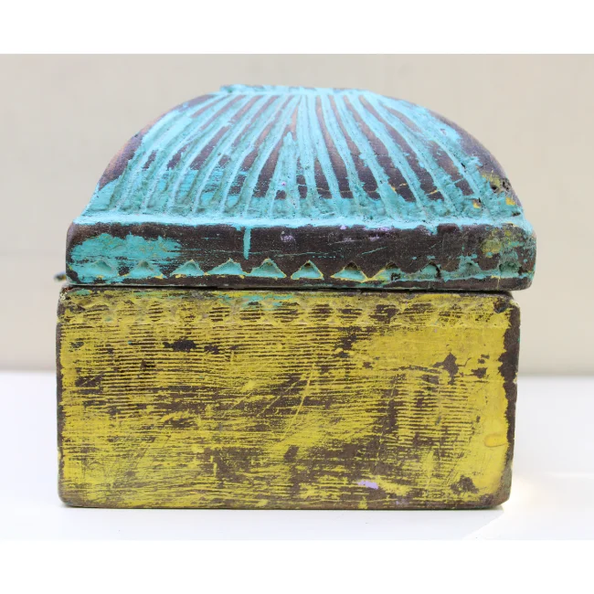 Деревянная коробка для ювелирных изделий ручной работы с гравировкой