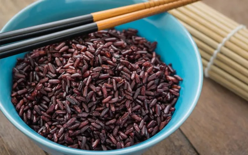  Фиолетовый клейкий рис вьетнамский хорошего качества (Ms Деми + 84 961 733 400)