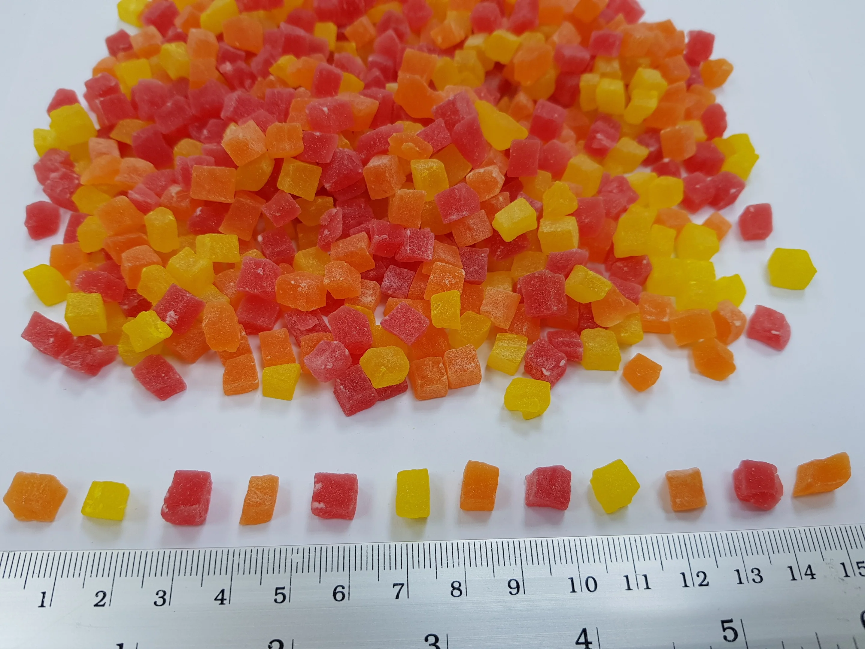 
Dried candied Papaya 5-7mm color added from Thailand 