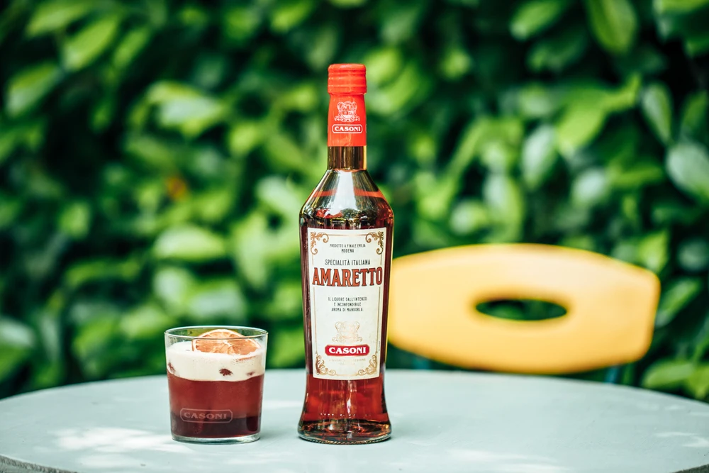 Made in Italy liqueur Beverage with almond aroma 70 cl AMARETTO Liqueur