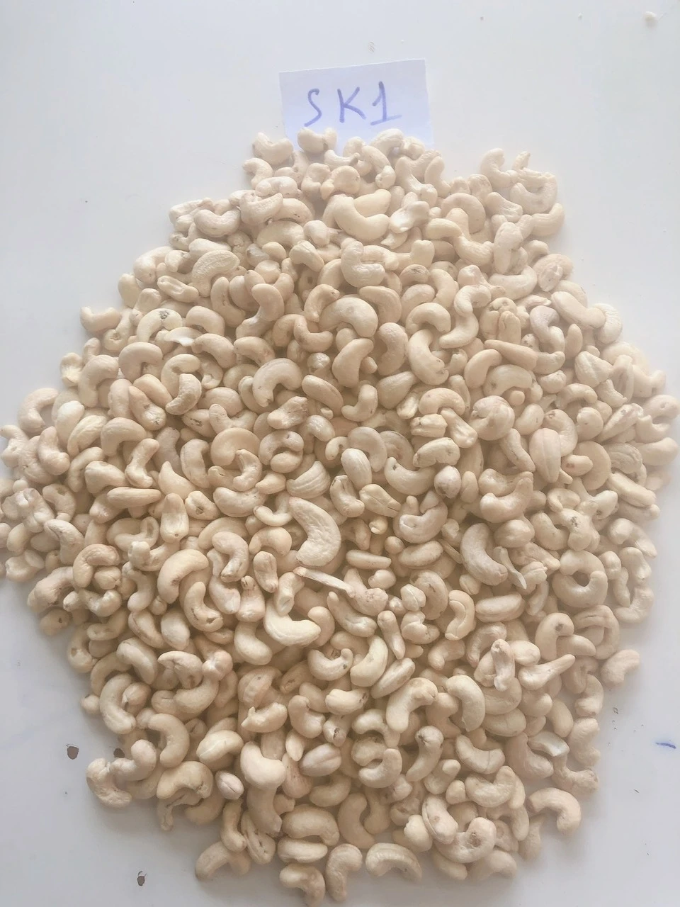 Vietnam Cashew nut ww240/ ww320/ ws/ lp good quality raw cashew nuts cashew nut packaging bag