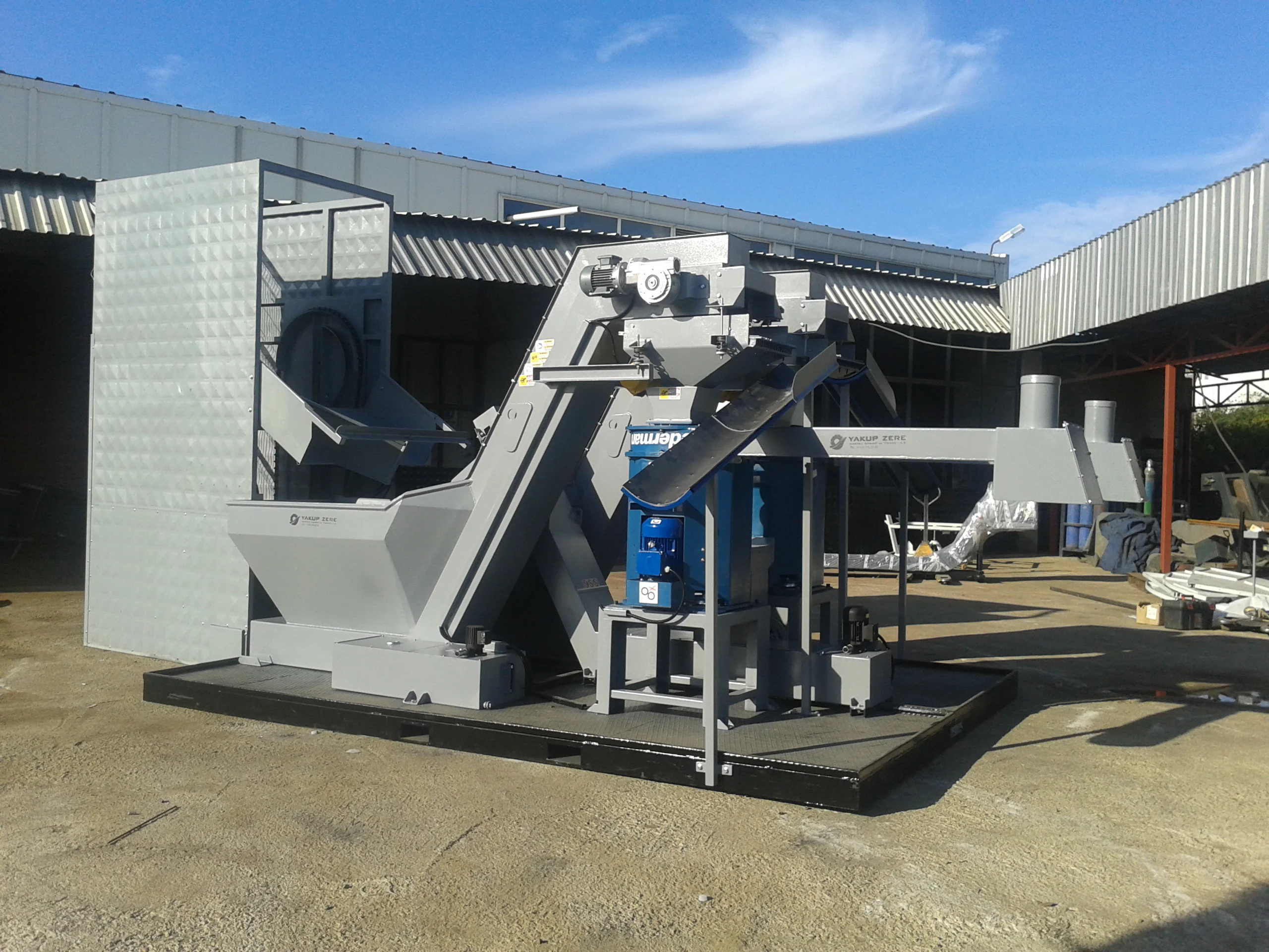 New Disc Stack Centrifuge with Self Cleaning Bowl from Chinese Kingdom Key Motor Germany Training Power Food Technical Parts PLC