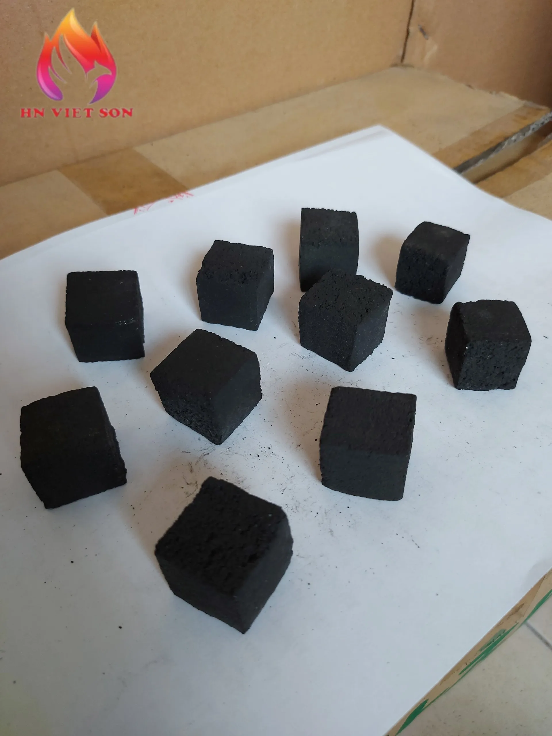 Вьетнам без запаха 25*25*25 мм кокосовый уголь для кальяна кубический
