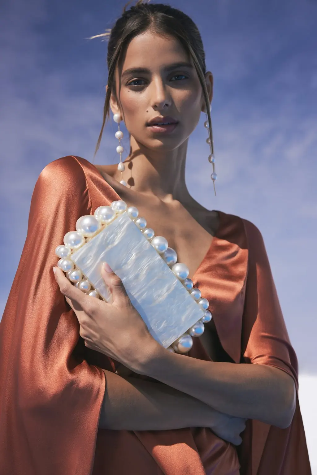EOS Resin clutch, pearly bag