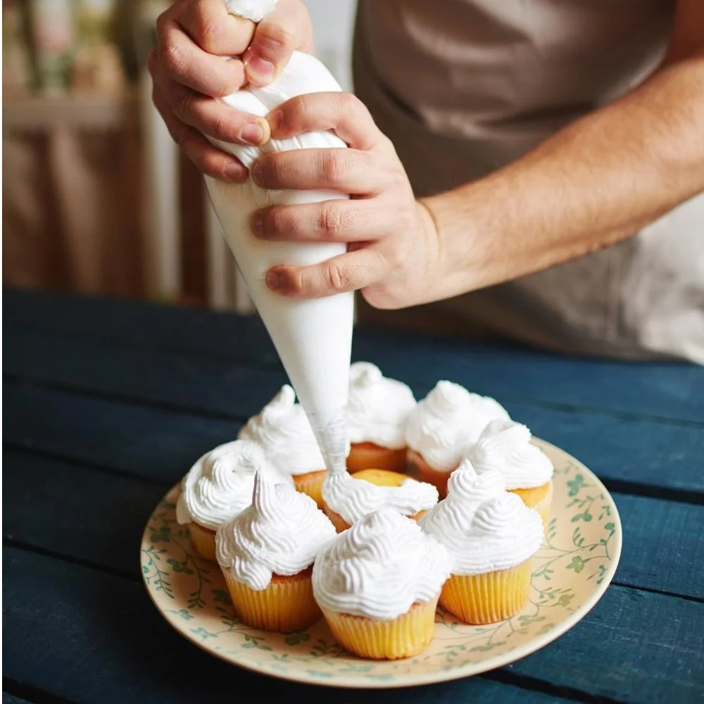 
Incredible Decorating Icing Set with White Pastry Bag and 8pcs Metal Icing Tips for Housewives Kitchen Cake Bakeware Baking 