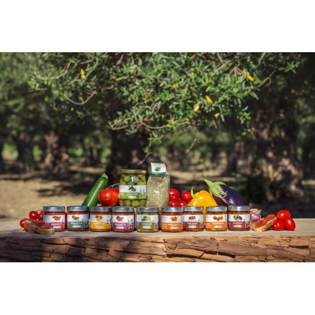 Made in Italy high quality ready to eat  preserved food in extra virgin olive oil sundried tomato for all ages