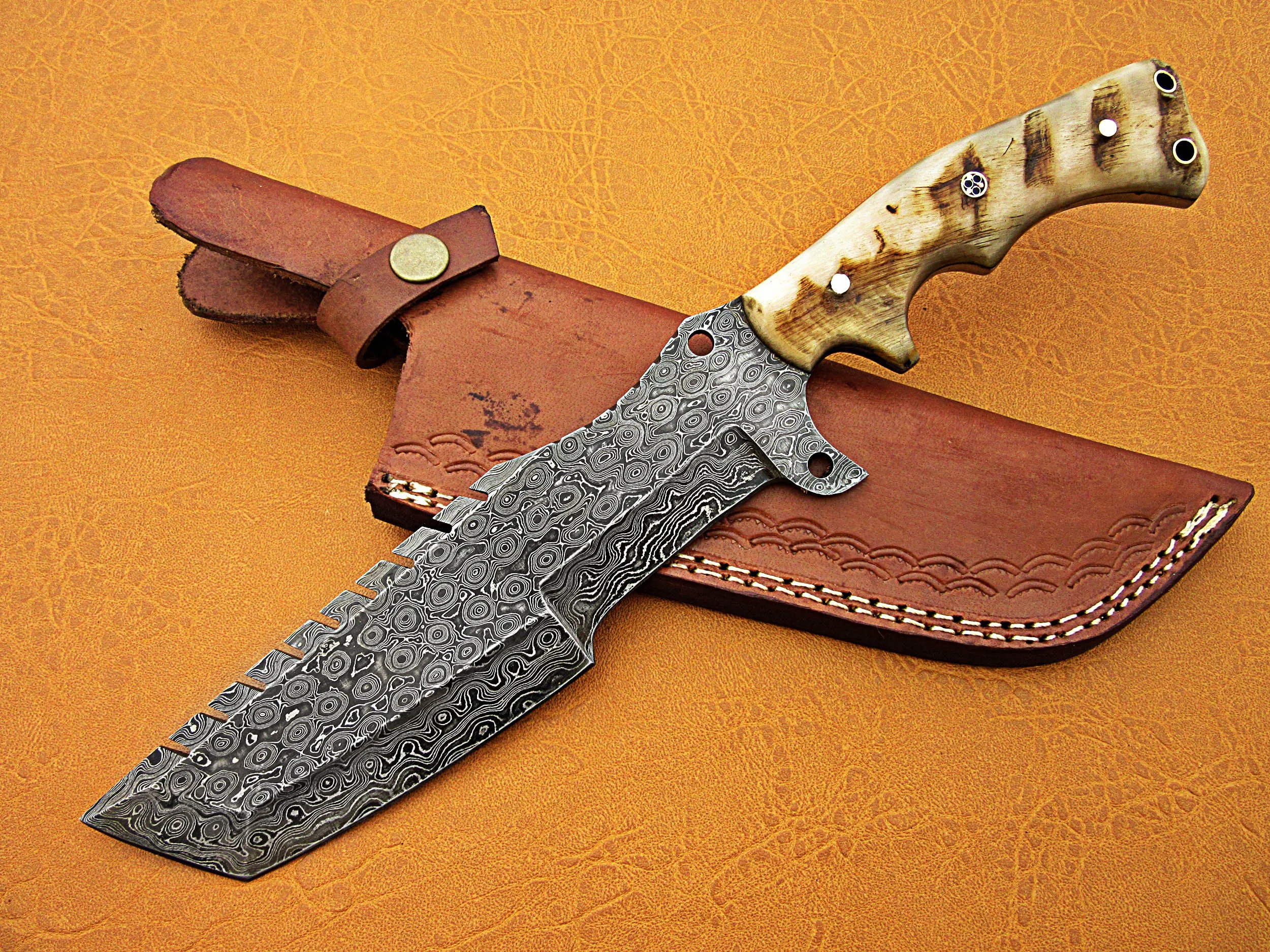 100% Высокое качество нож из дамасской стали трекер нож/Походный для выживания: бараний рог ручка с чистый кожаный футляр SCW-TK-0020