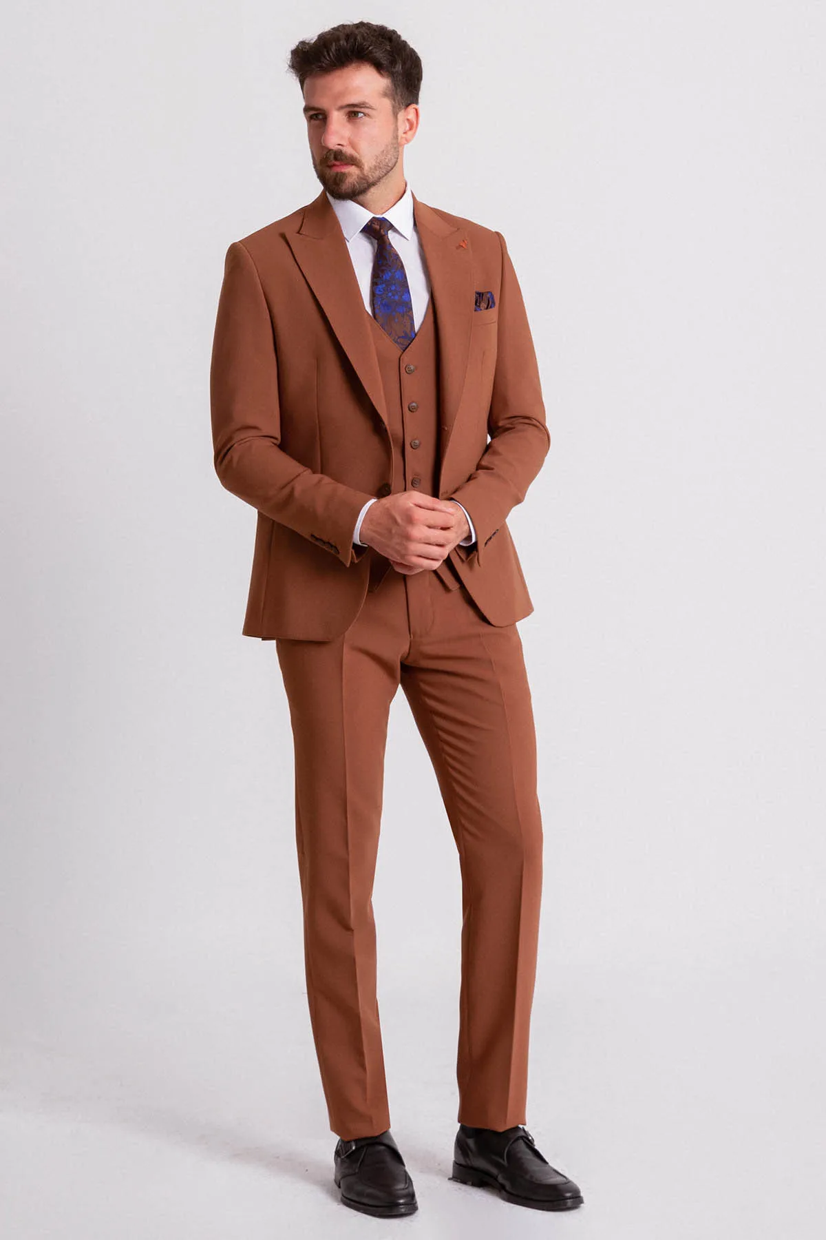 2022 новый модный брендовый костюм оптом