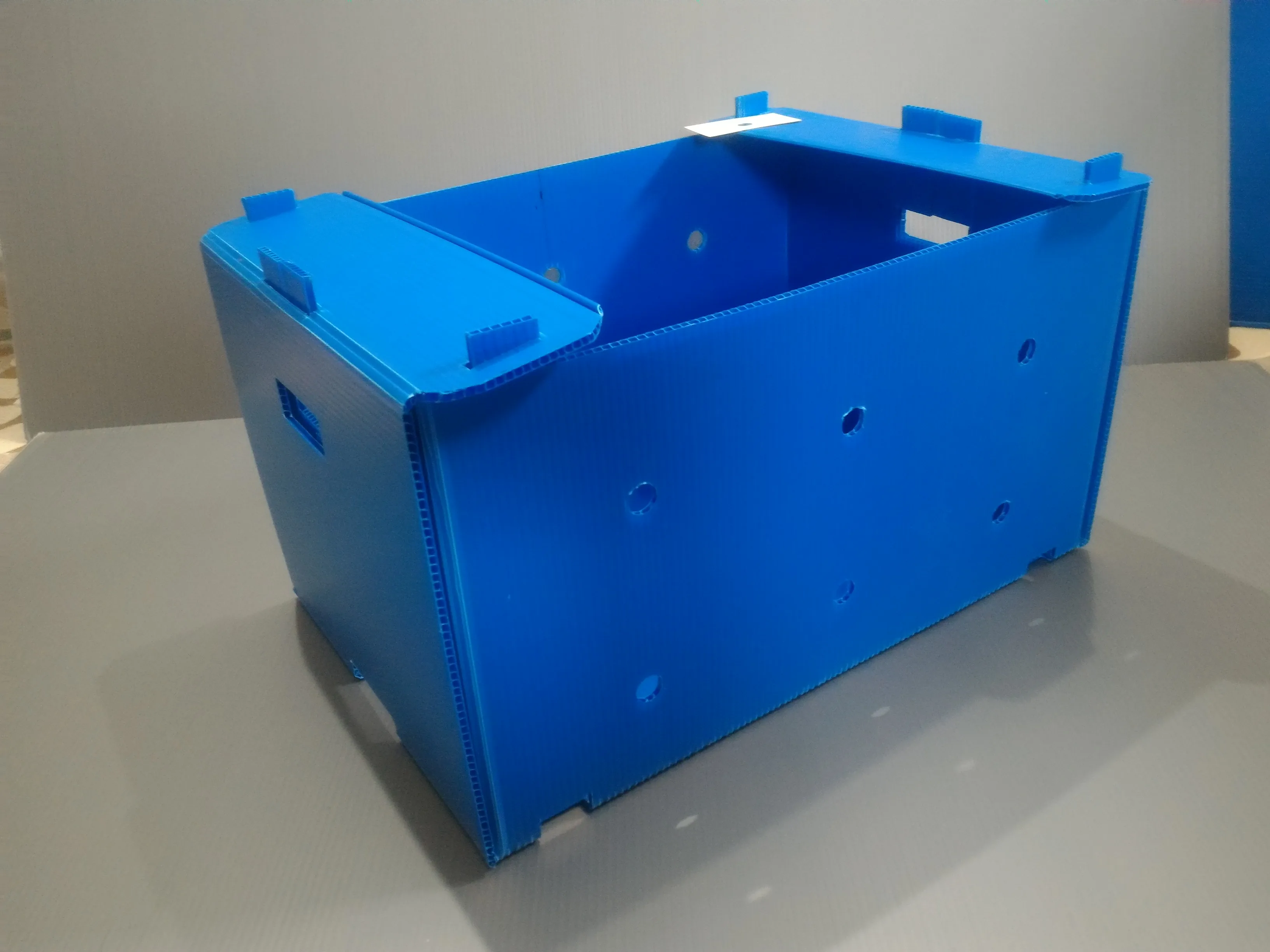 New advanced  2023 plastic corflute boxes  fruits and cosmetic  stackable heavy duty pp core boxes for food grade applications