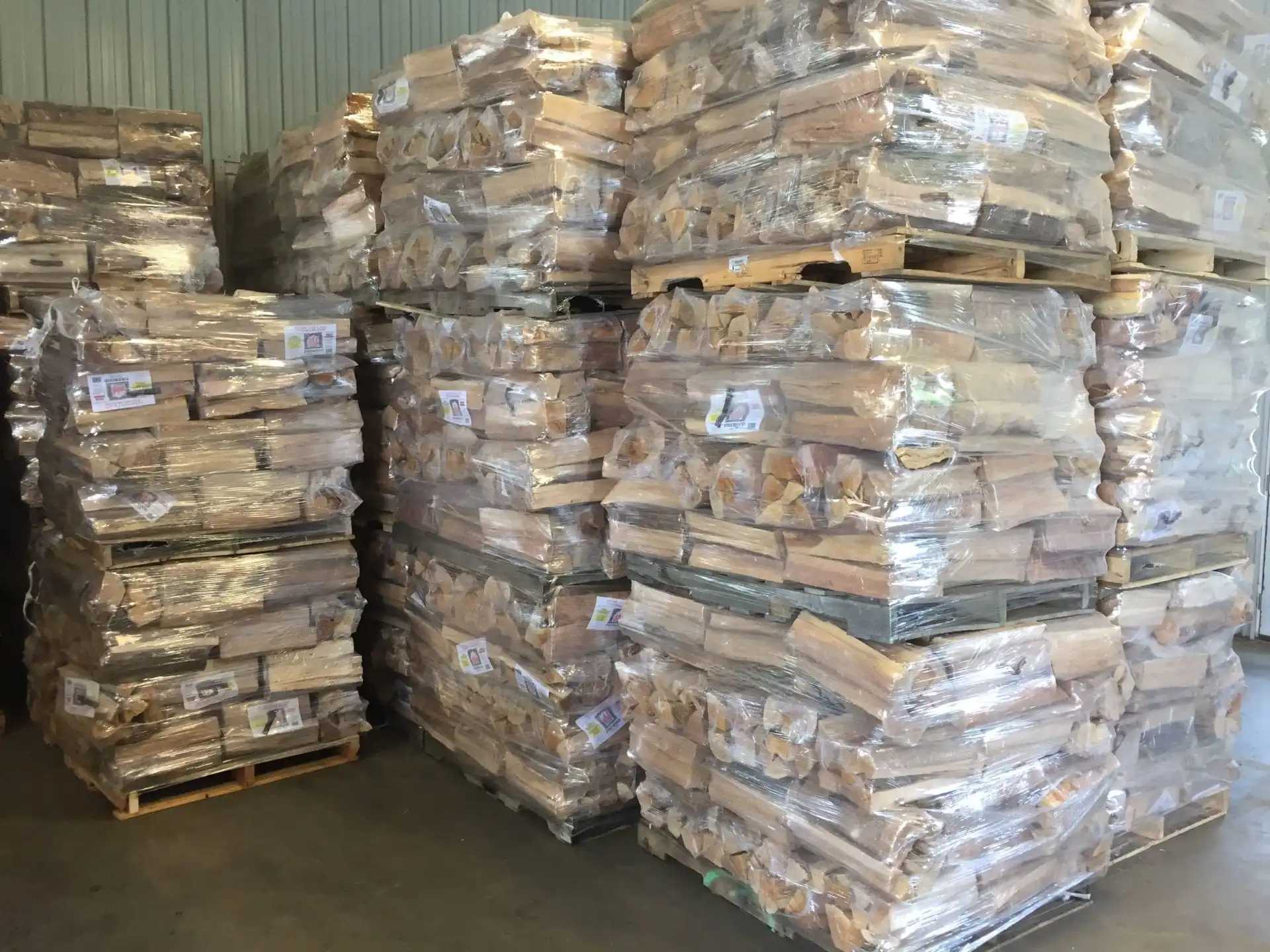 Bulk 100% oak Firewood on Pallets at Cheap Prices Firewood,Pine Firewood