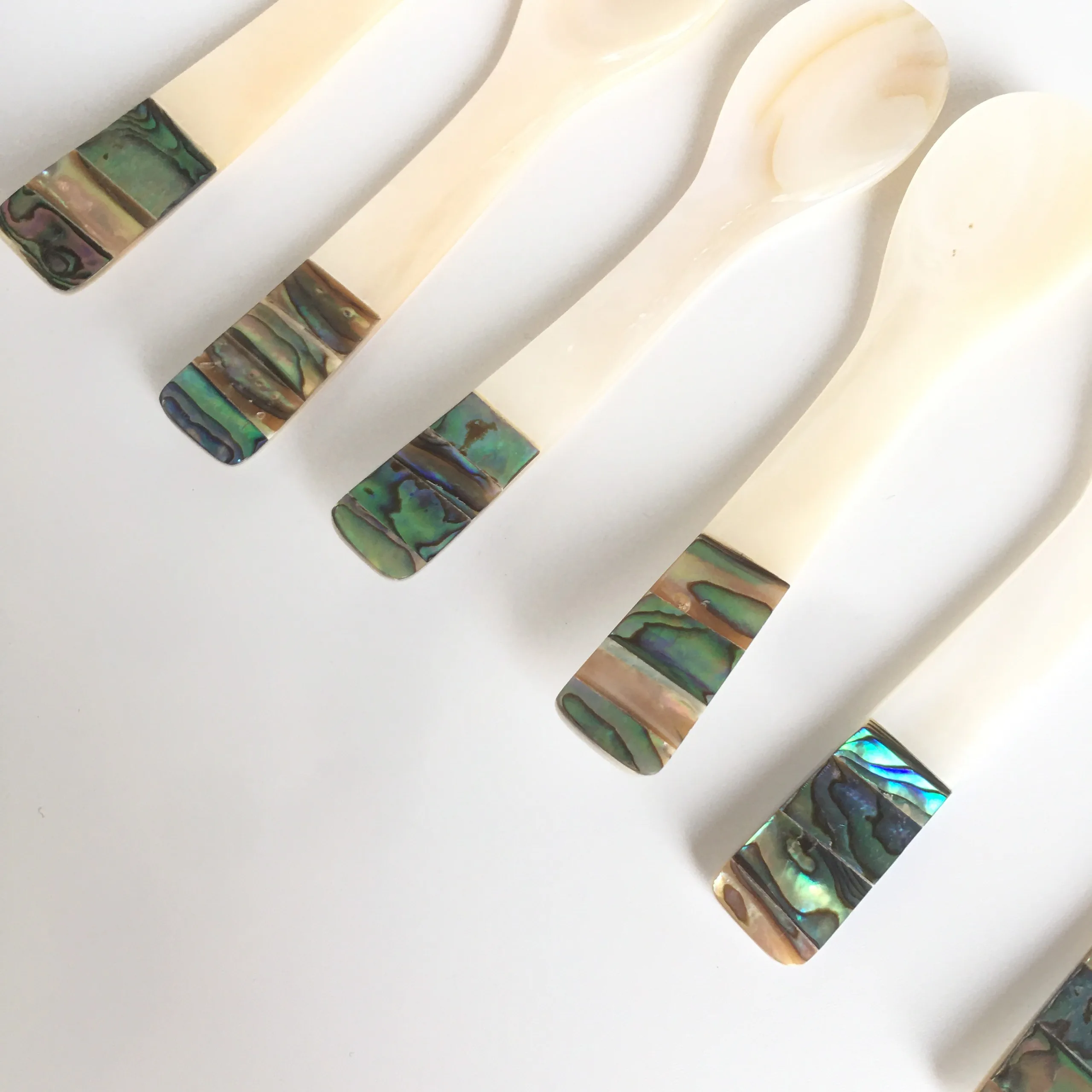 Wholesale 2022 Spoon Set 6 Pcs Caviar Spoon with Abalone Inlay Mother of Pearl 11cm Sustainable Shell Spoon for Restauntant