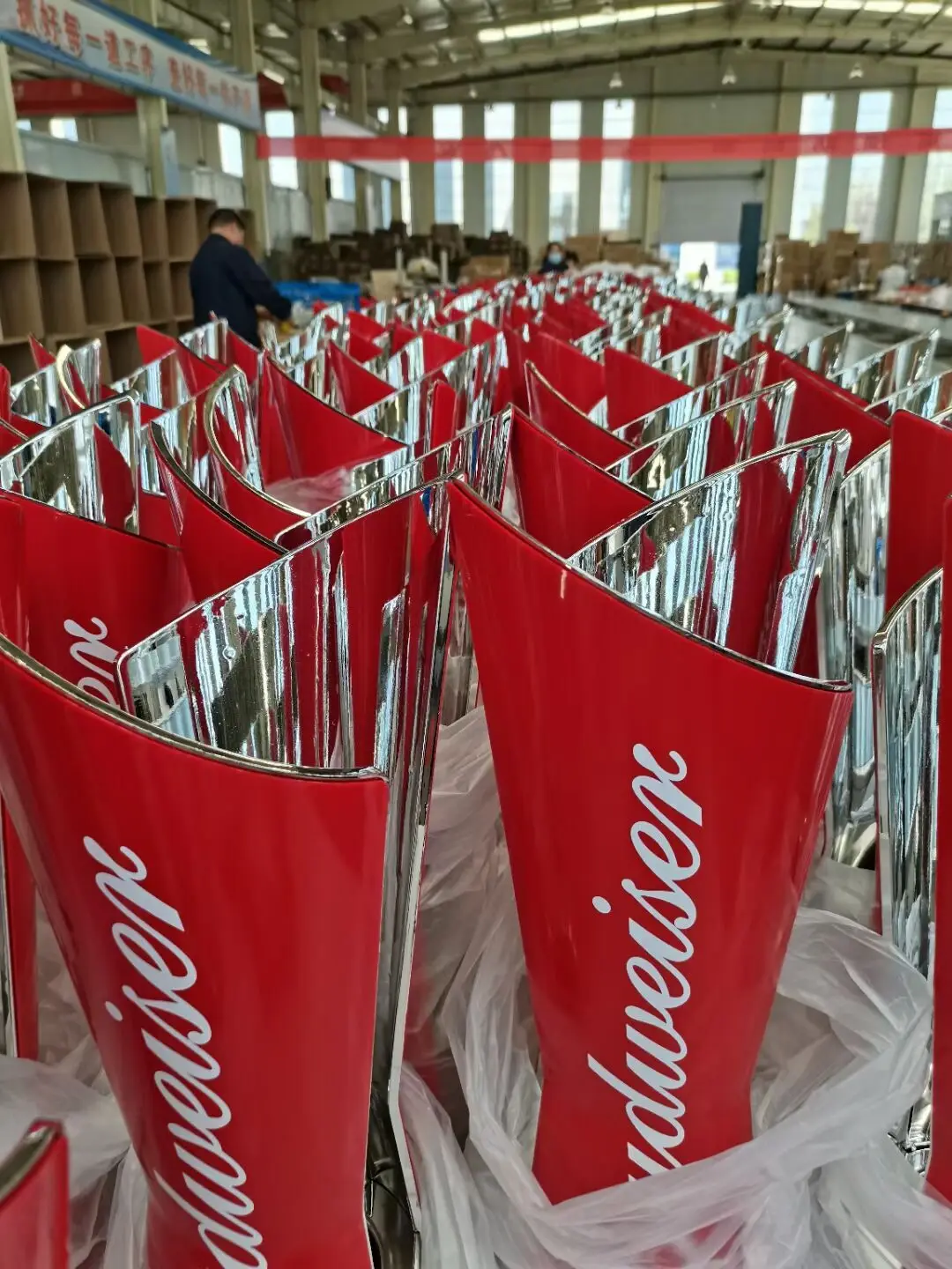 Дозатор напитков budweiser башня для