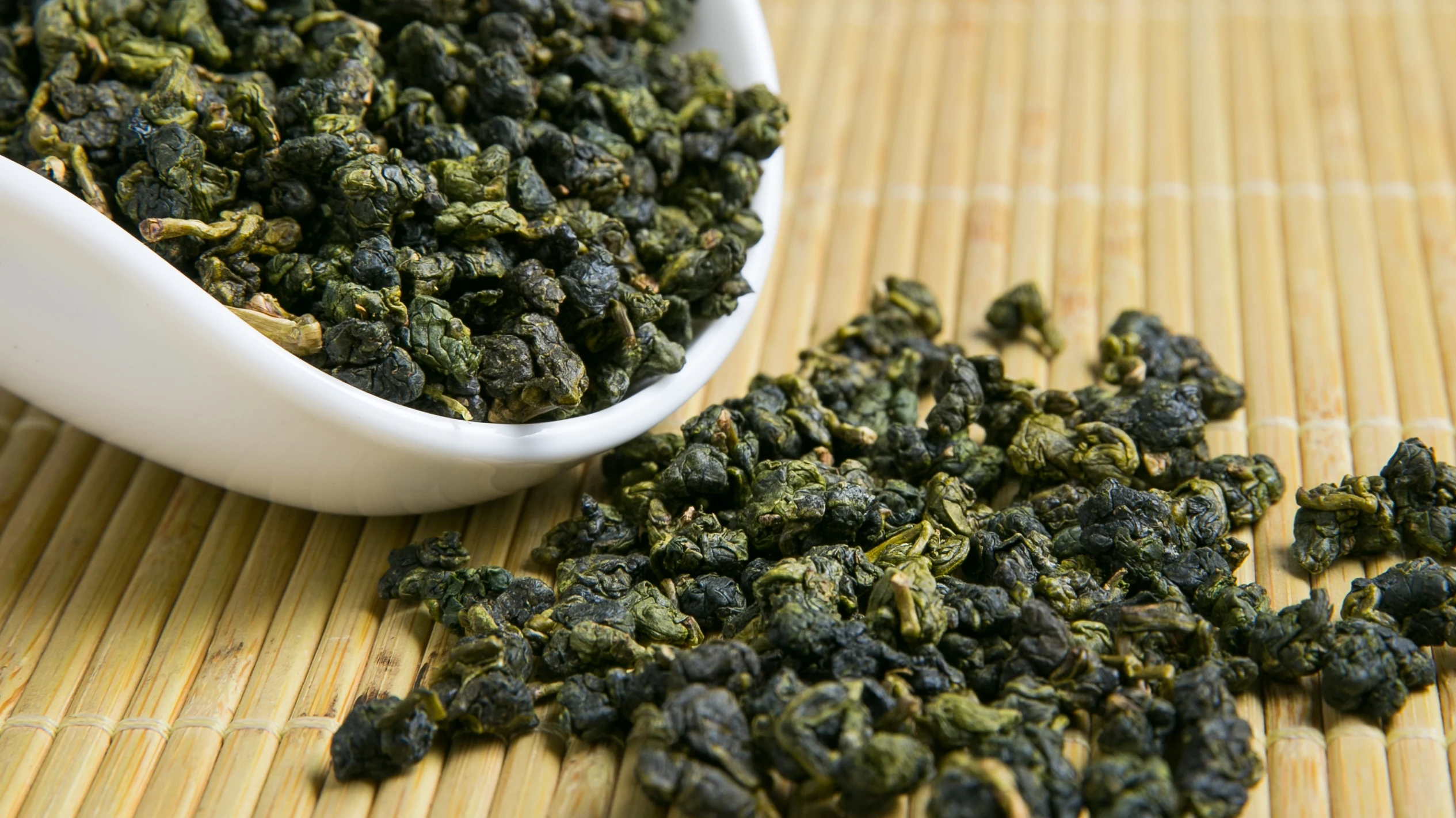 Taiwan Alishan oolong  tea High  mountain oolong green tea leaf high quality wholesale OEM ODM 150g