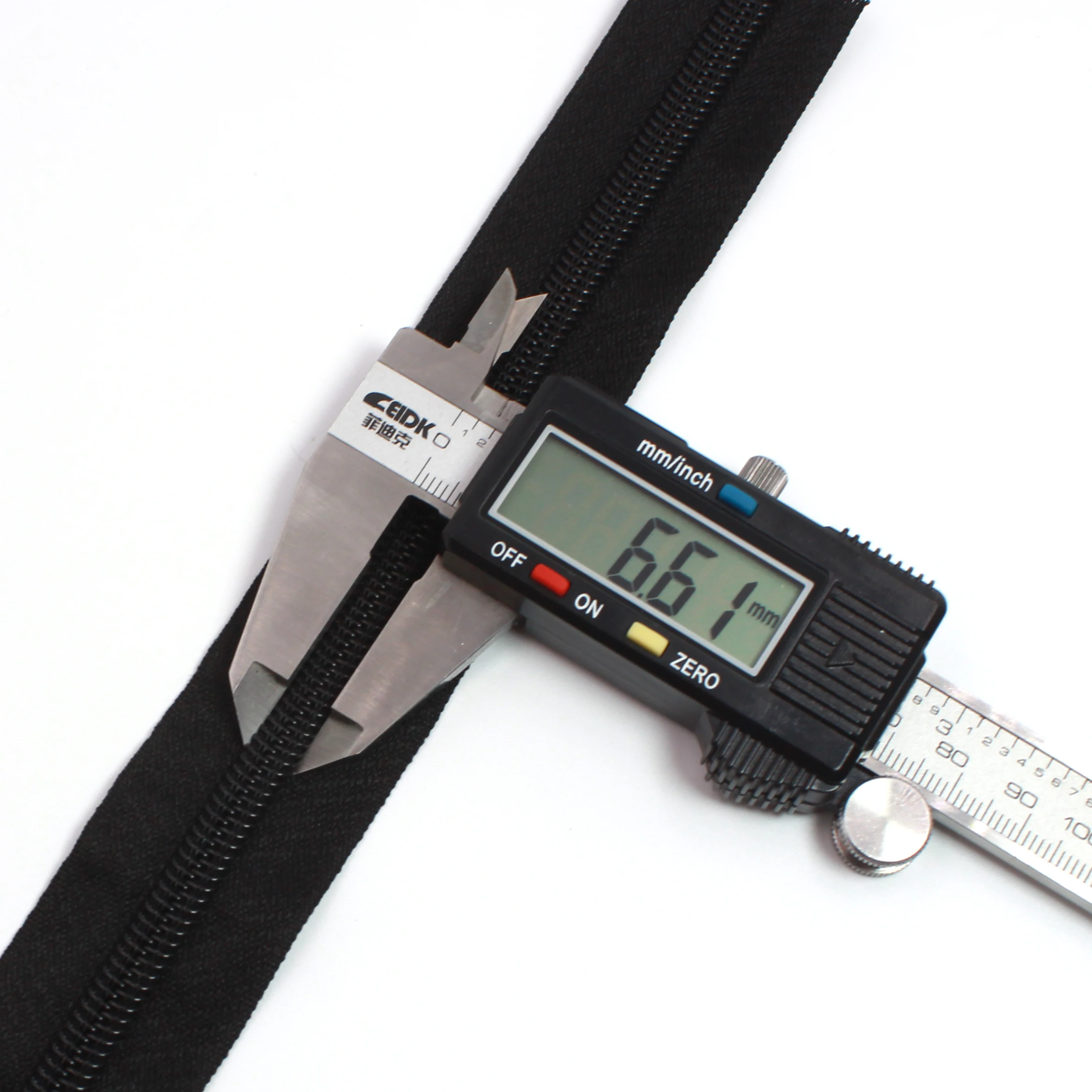 Manufacturers wholesale semi-auto  nylon zipper sport jacket use 3  # zipper