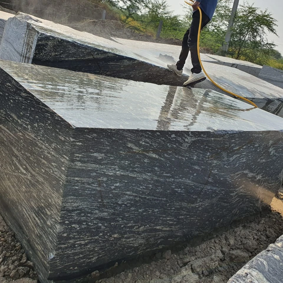 Мраморные блоки Marquina