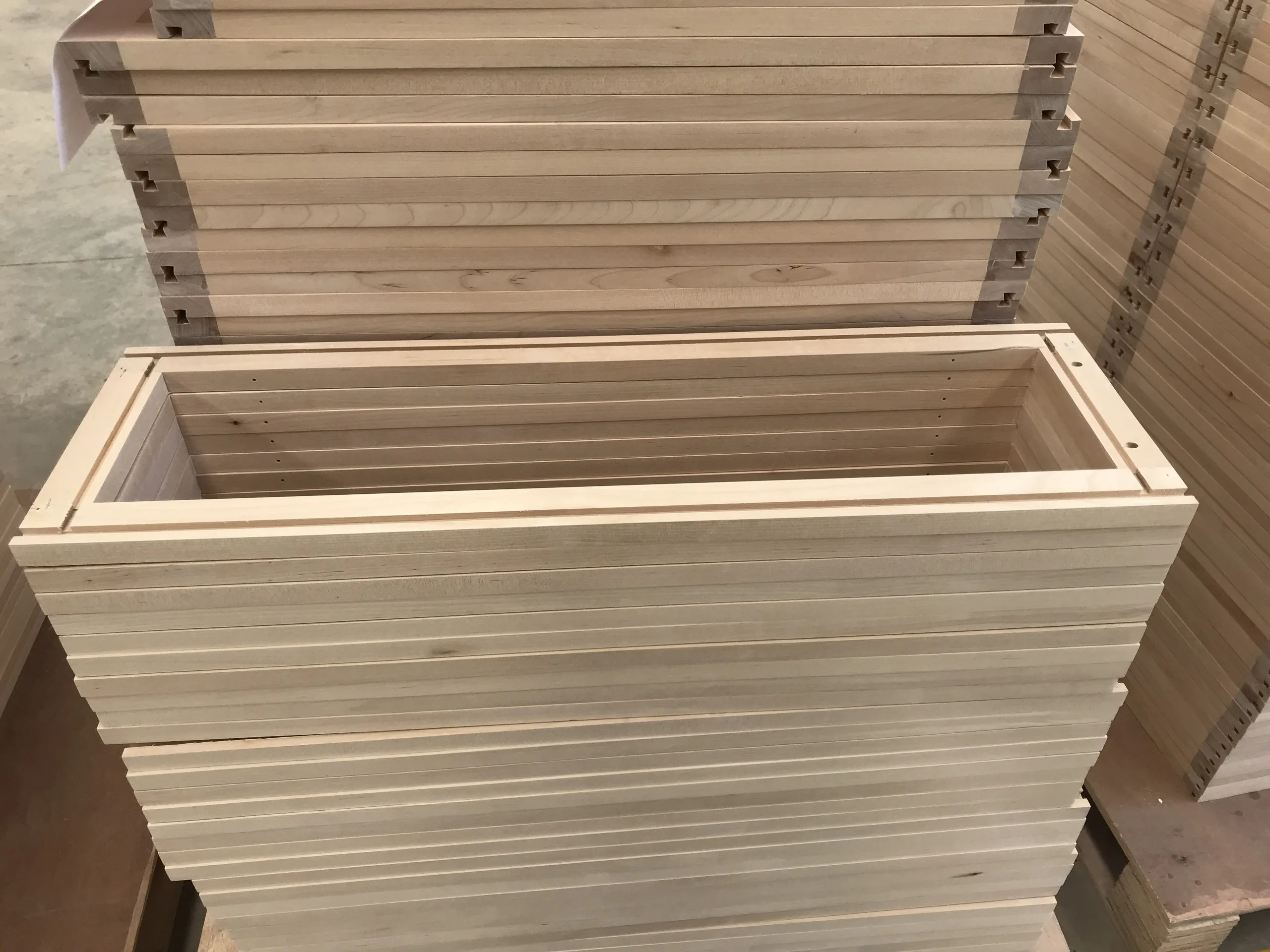 High Quality Face Frame by Solid wood or Plywood Used for Kitchen Door/Cabinet/Picture Frame/Mirror For Sale