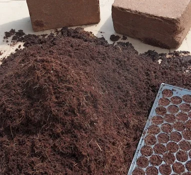 Grow Plants Cocopeat/Coco Pith Blocks 5 kg From Best Seller Vietnam