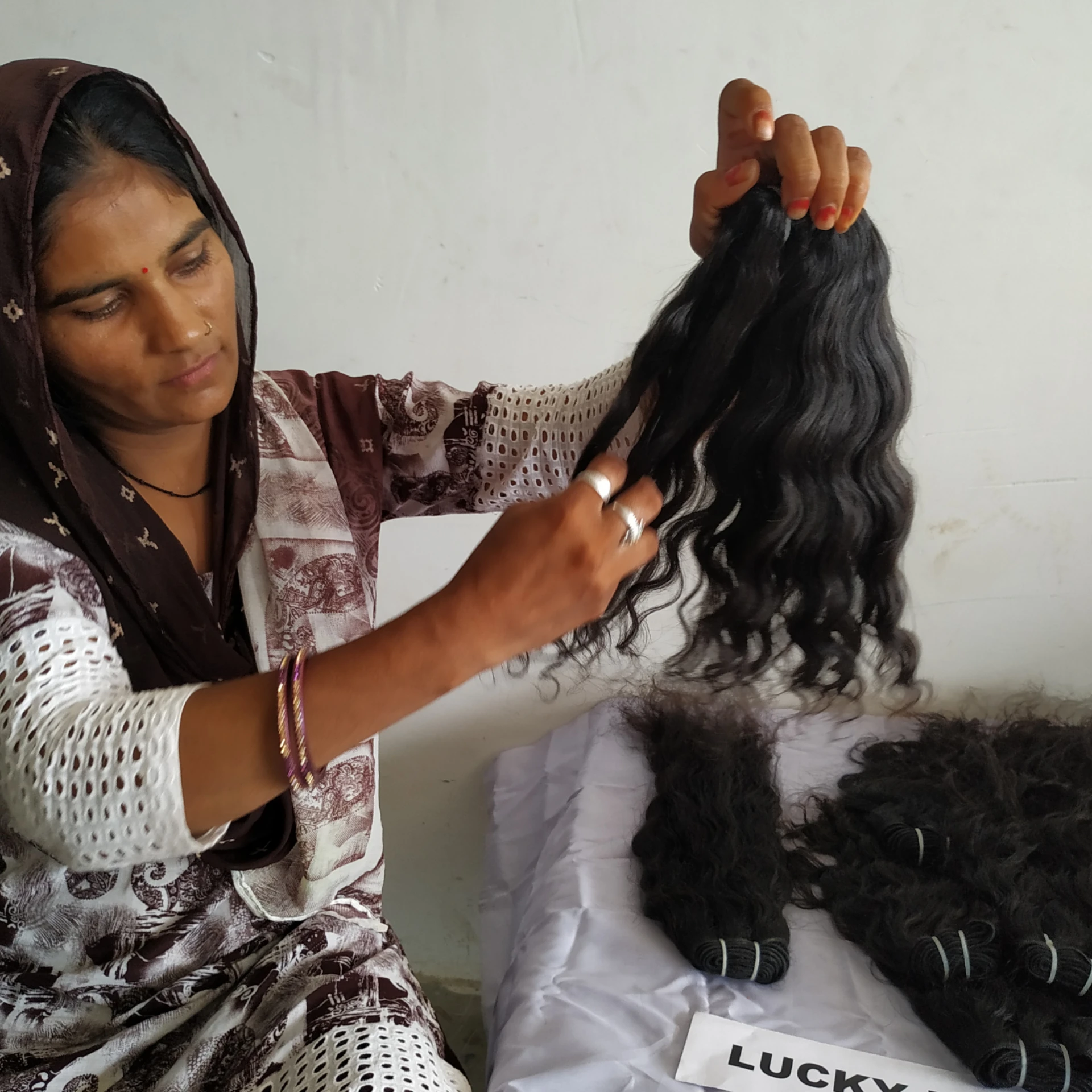 Raw India Wholesale wavy  Cuticle Aligned human Hair